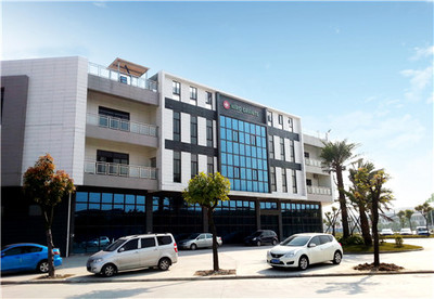 喜報|尼羅格蘭陶瓷榮膺2022年度仿古十大品牌，卓越品質鑄就行業典范